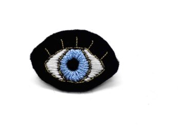 Broche oeil - broderie Strasbourg Les Arts Domestiques